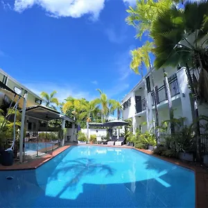 Hotel Crystal Garden & Restaurant, Cairns